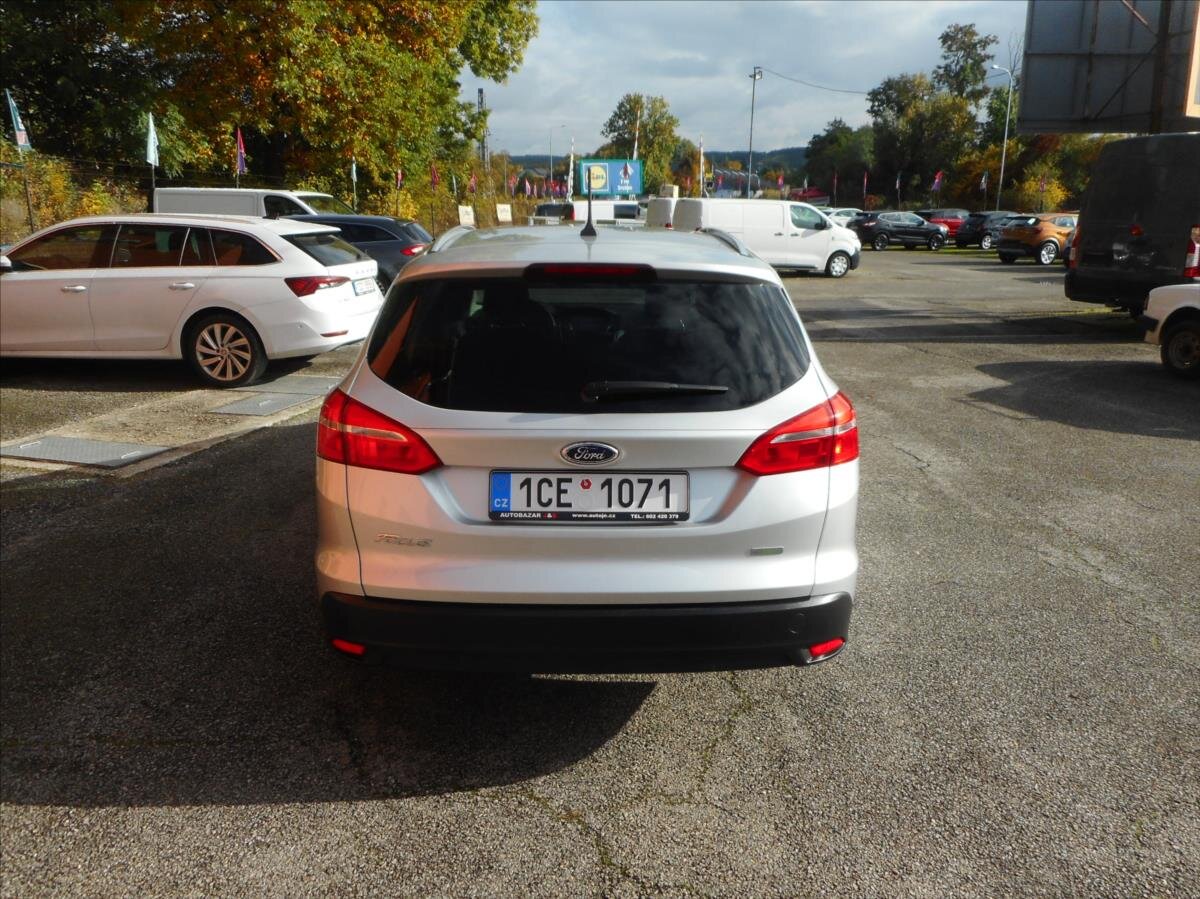 Ford Focus Kombi 999,0 92 kw