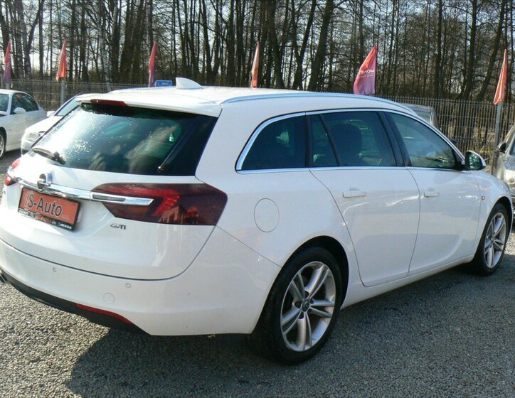 Opel Insignia Kombi 2,0 l 125 kw