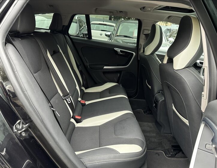 Volvo V60 Kombi 2,4 l 158 kw