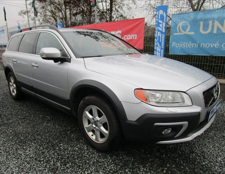 Volvo XC70 Kombi 2,4 l 158 kw