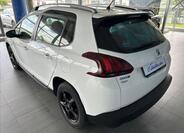 Peugeot 2008 4