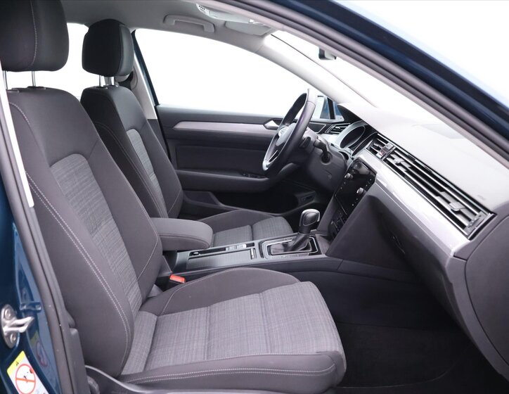 Volkswagen Passat Kombi 2,0 l 90 kw