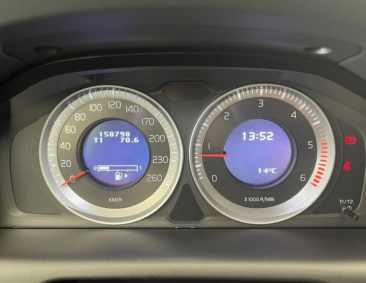 Volvo XC60 SUV / Terénní 2,0 l 120 kw