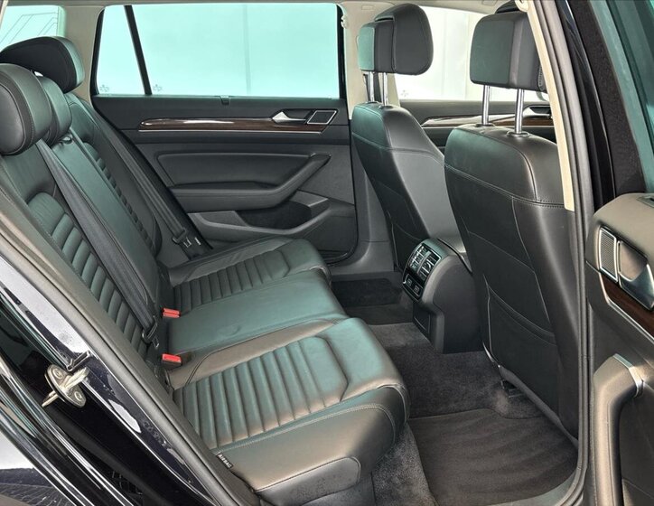 Volkswagen Passat Kombi 2,0 l 176 kw