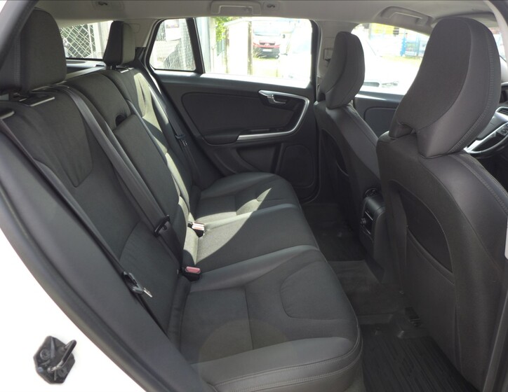 Volvo V60 29