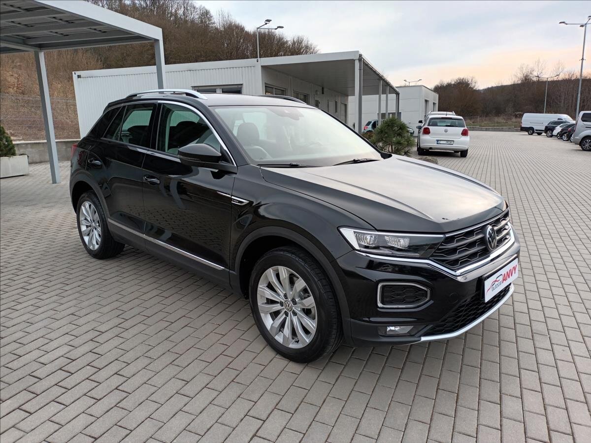 Volkswagen T-Roc SUV / Terénní 1,5 l 110 kw