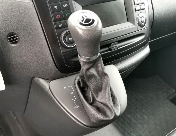Mercedes-Benz Vito 12