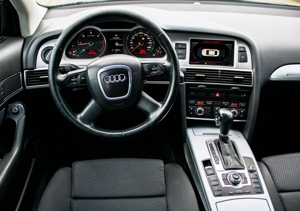 Audi A6 Sedan 3,0 l 176 kw