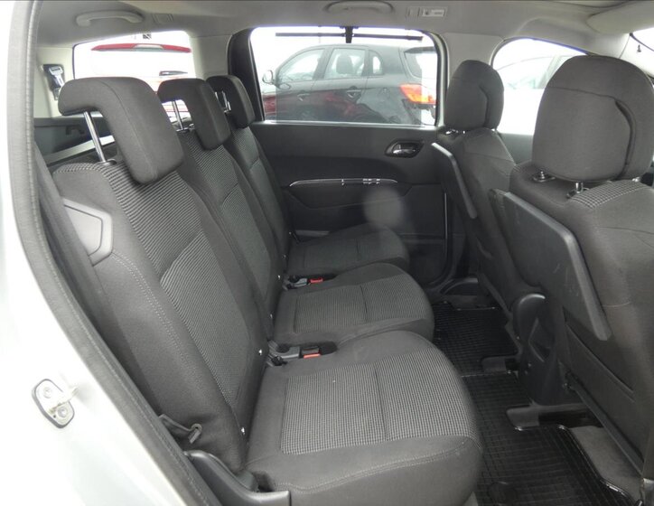 Peugeot 5008 MPV 1,6 l 115 kw