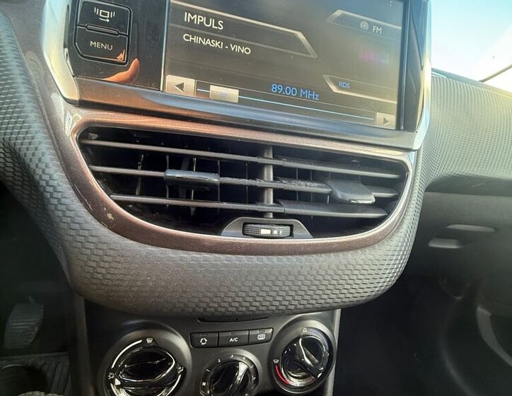 Peugeot 2008 Kombi 1,2 l 60 kw