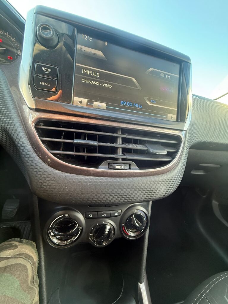 Peugeot 2008 Kombi 1,2 l 60 kw