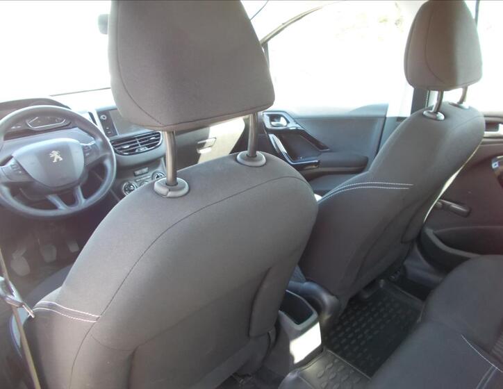 Peugeot 208 16