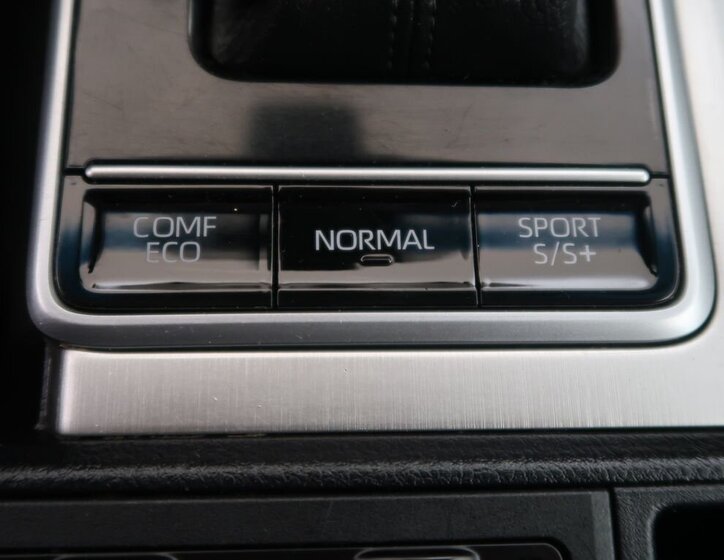 Toyota Land Cruiser 31