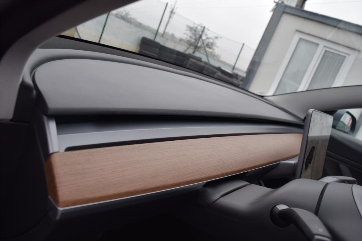 Tesla Model 3 Sedan 0,0 366 kw