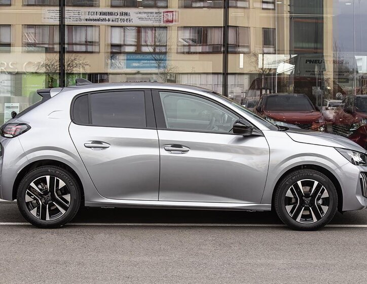 Peugeot 208 Hatchback 1,2 l 74 kw
