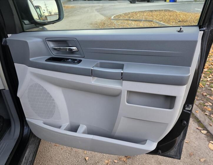 Chrysler Grand Voyager 29