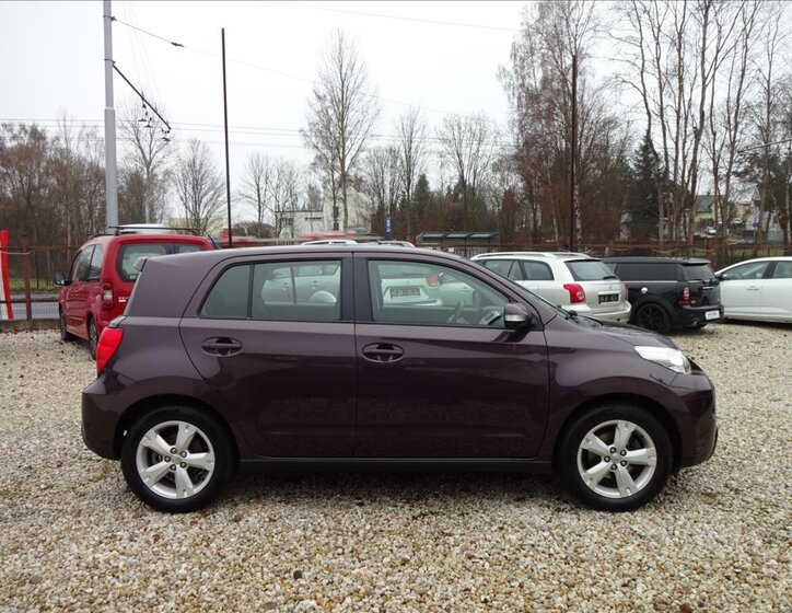 Toyota Urban Cruiser Hatchback 1,3 l 74 kw