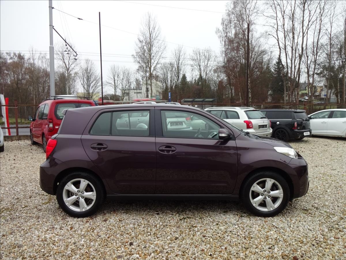 Toyota Urban Cruiser Hatchback 1,3 l 74 kw