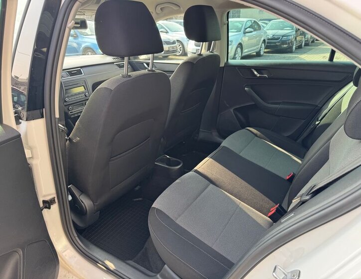 Škoda Rapid Sedan / Limuzína 1,6 l 77 kw