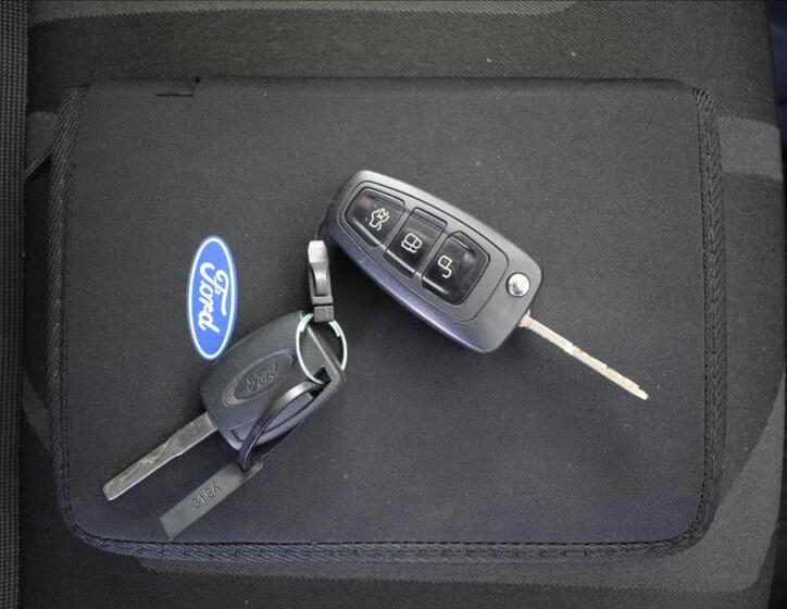 Ford Transit Connect 32