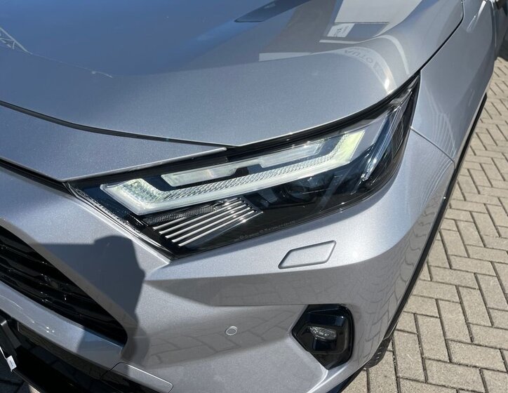 Toyota RAV4 SUV / Terénní 2,5 l 131 kw