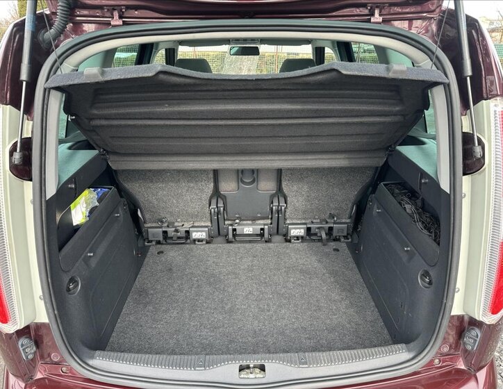 Škoda Roomster Kombi 1,2 l 77 kw