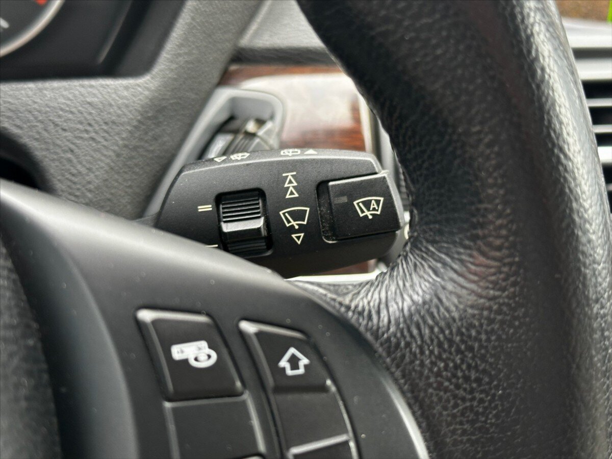 BMW X5 Kombi 3,0 l 180 kw