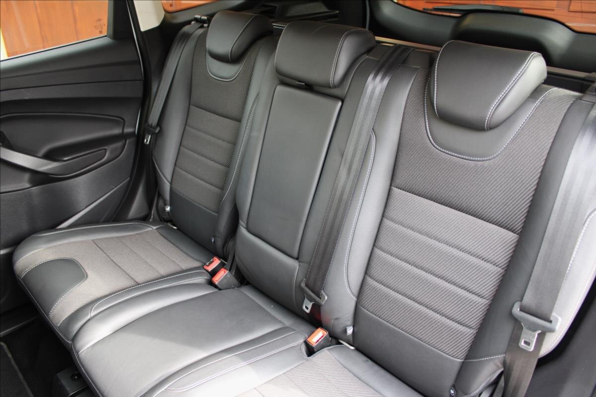 Ford Kuga SUV 1,5 l 110 kw