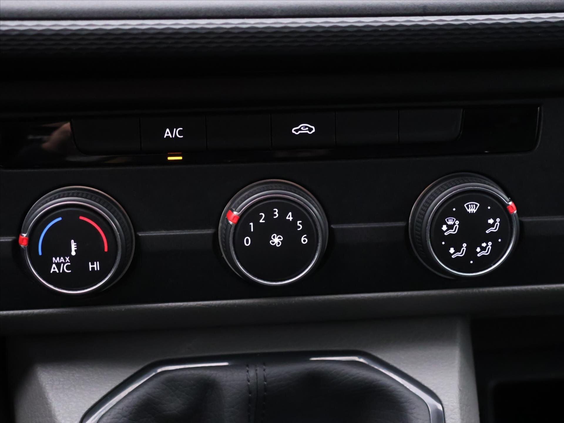 Volkswagen Transporter Skříň 2,0 l 66 kw