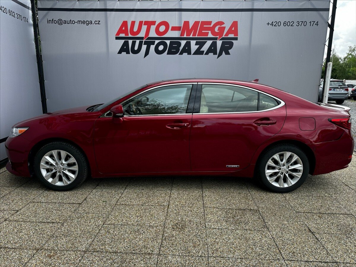 Lexus ES 300h Sedan / Limuzína 3,0 l 116 kw