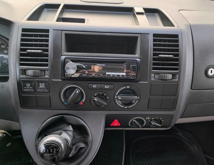 Volkswagen Transporter 9