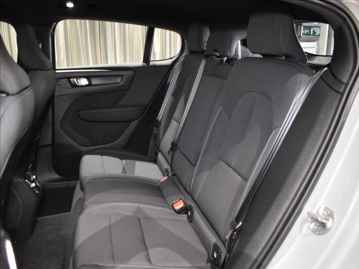 Volvo C40 SUV / Terénní 0,0 185 kw