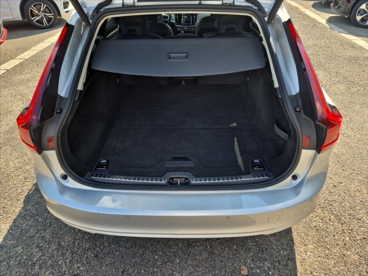 Volvo V90 Kombi 2,0 l 145 kw