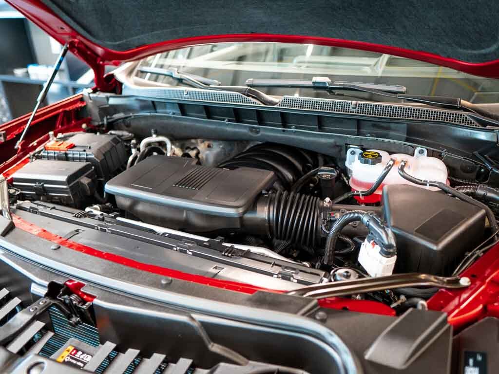 Chevrolet Suburban SUV 6,2 l 313 kw