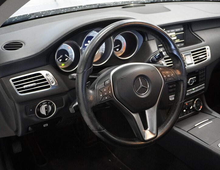 Mercedes-Benz CLS Sedan 3,5 l 225 kw