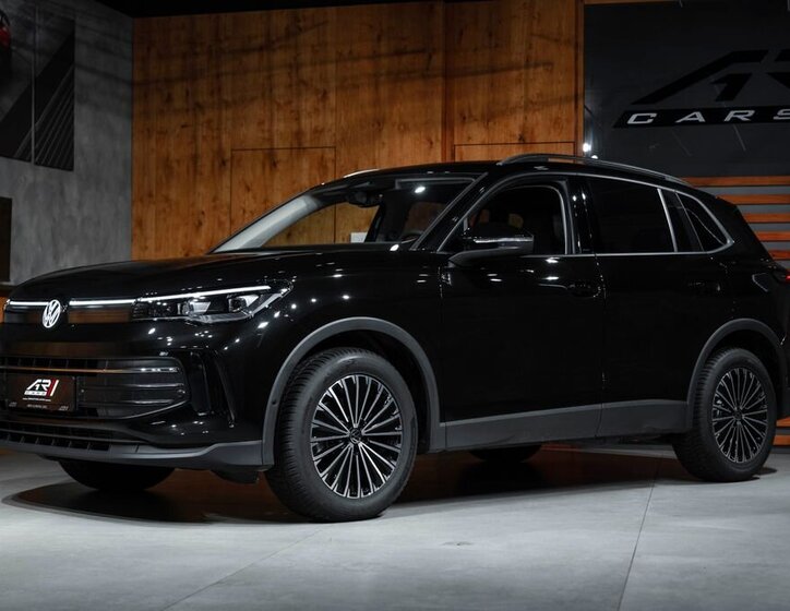 Volkswagen Tiguan 1
