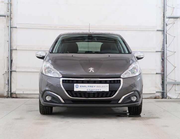 Peugeot 208 Hatchback 1,2 l 61 kw