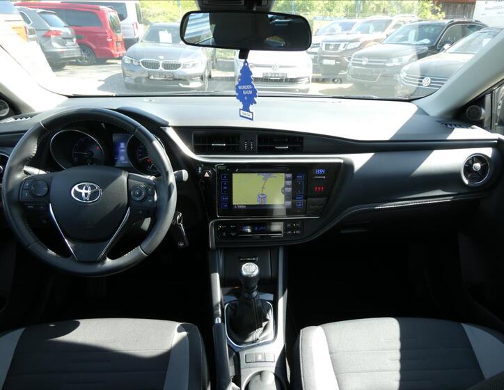 Toyota Auris 30