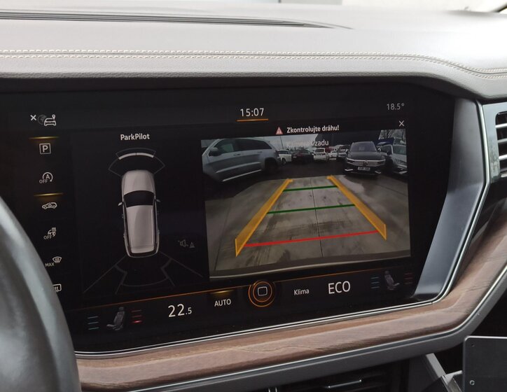 Volkswagen Touareg 25