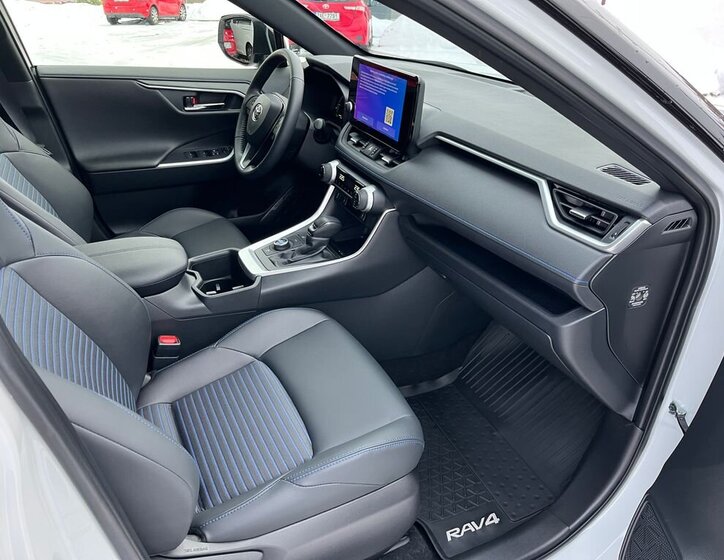 Toyota RAV4 SUV 2,5 l 131 kw