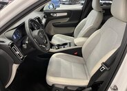 Volvo XC40 SUV / Terénní 1,5 l 120 kw