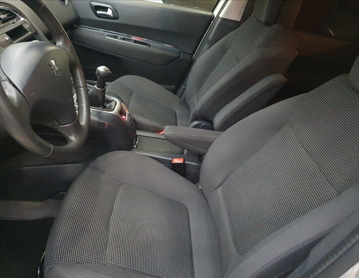 Peugeot 5008 MPV 1,6 l 88 kw