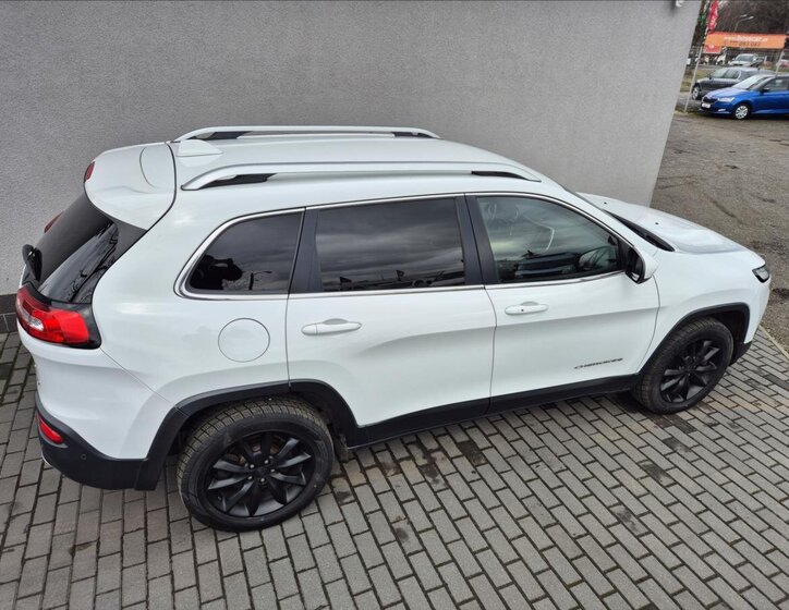Jeep Cherokee SUV 2,2 l 147 kw