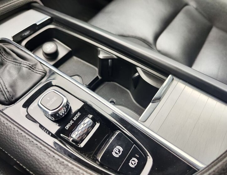 Volvo XC90 SUV / Terénní 2,0 l 235 kw