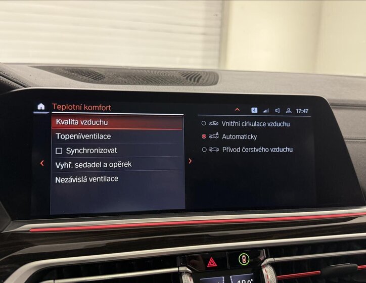 BMW X7 Kombi 3,0 l 250 kw