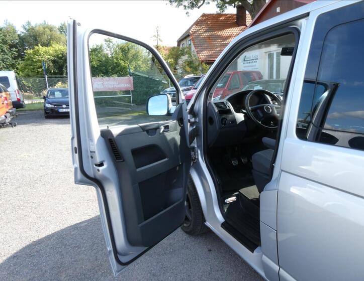 Volkswagen Caravelle 21