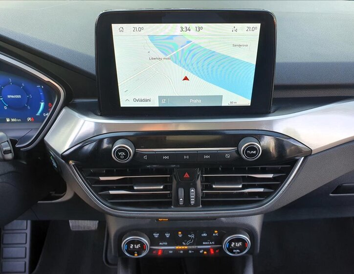 Ford Kuga SUV 1,5 l 88 kw