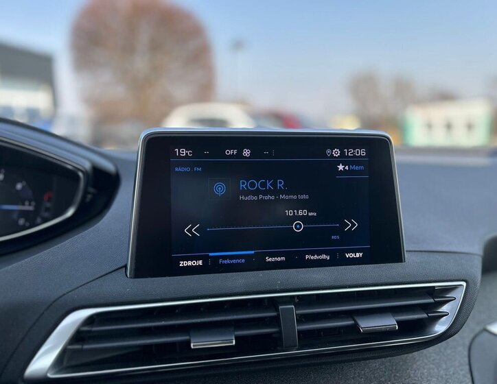 Peugeot 3008 SUV / Terénní 1,5 l 96 kw