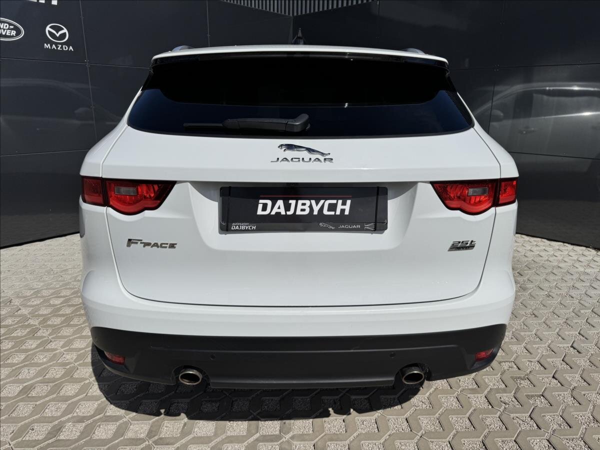 Jaguar F-Pace SUV / Terénní 2,0 l 184 kw