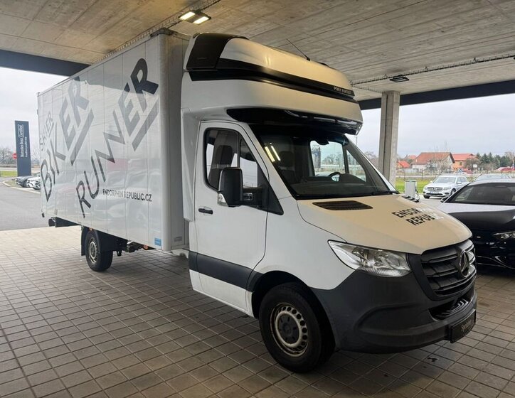 Mercedes-Benz Sprinter 4